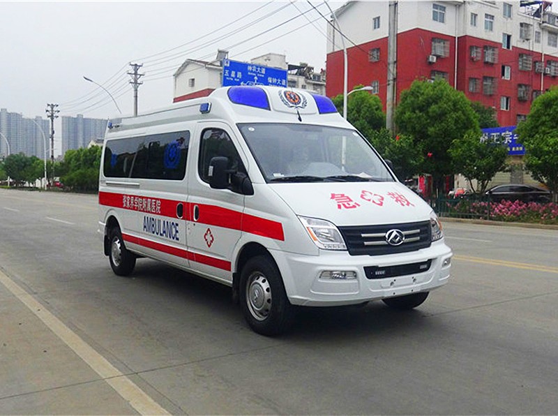 上汽大通V80长轴中顶救护车