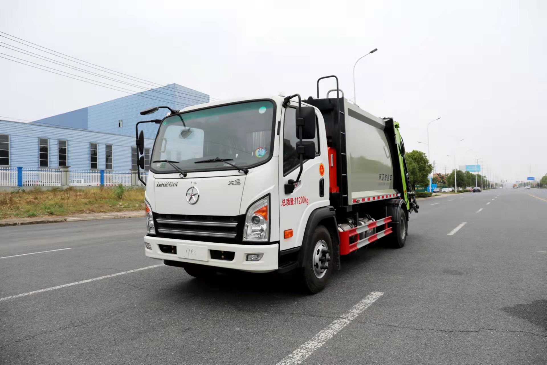 大运9方压缩垃圾车