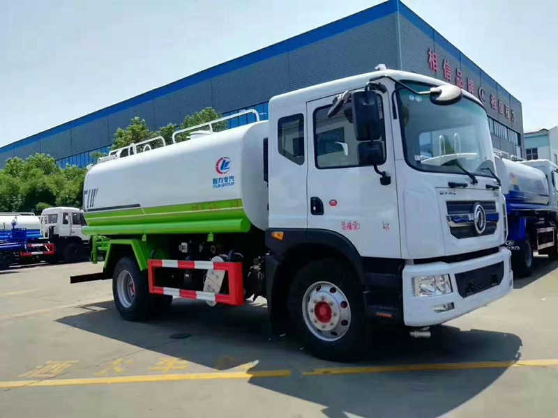 <b>东风D9洒水车12方</b>