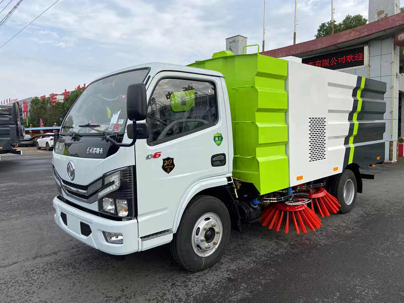 东风多利卡D6扫路车4方尘1.5水
