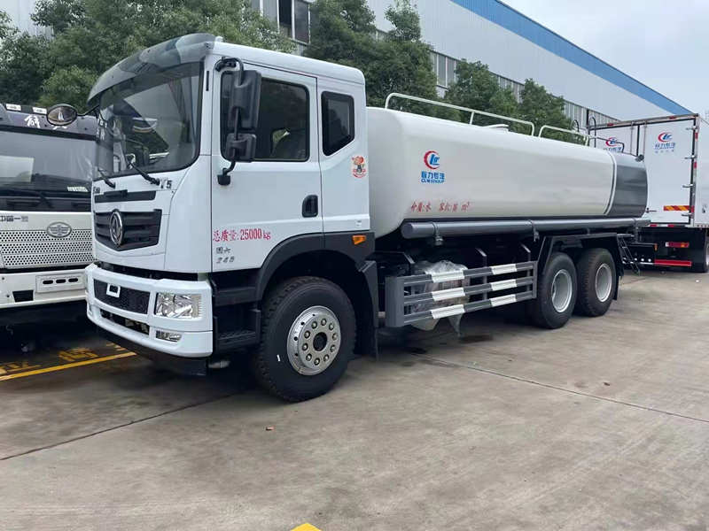 东风T5后八轮洒水车19方