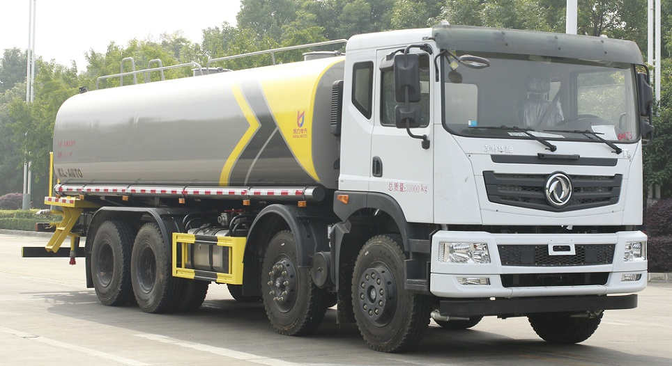 东风T5前四后八洒水车25方